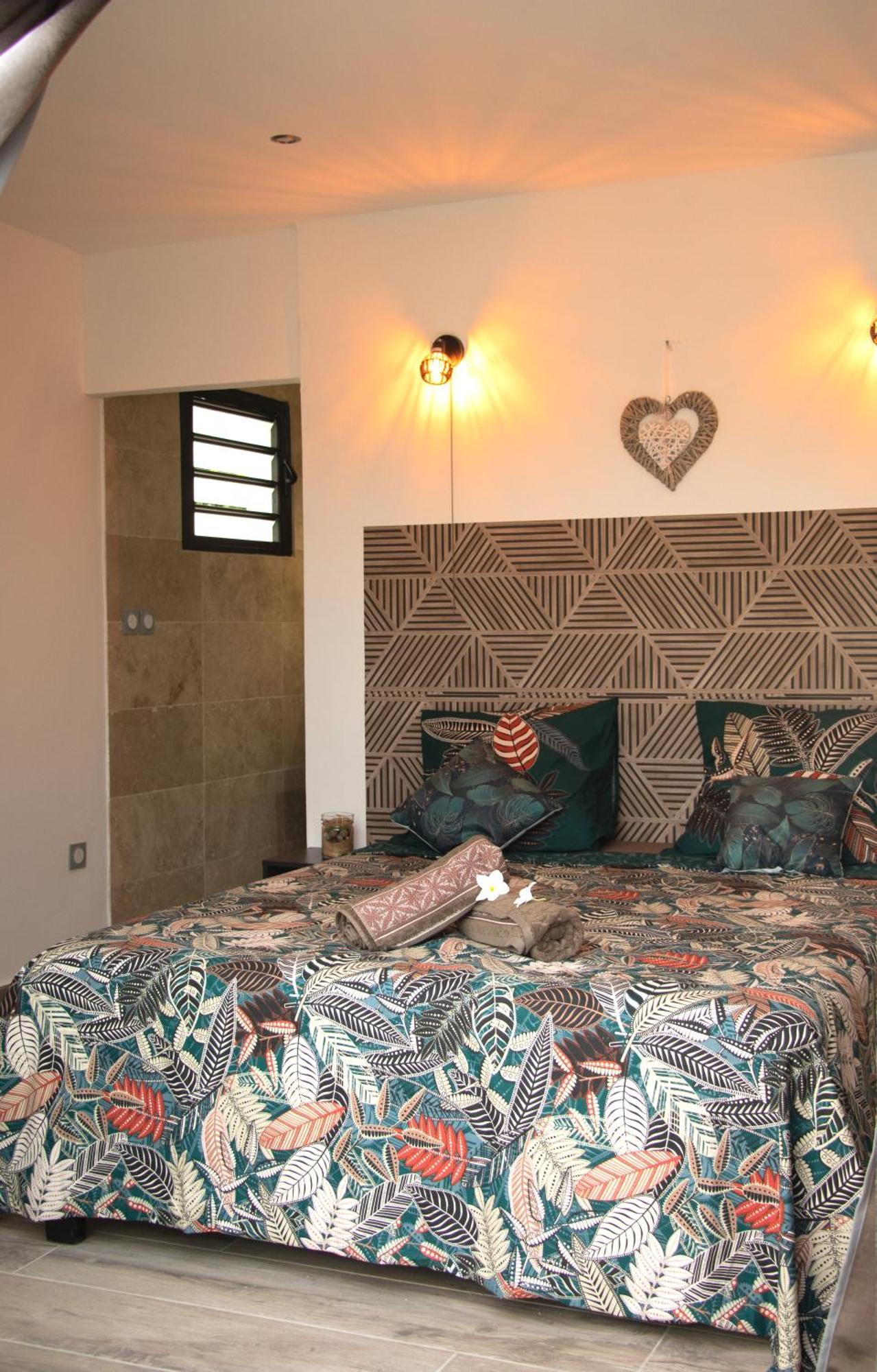 Le Beau Vallon 1- Jacuzzi Privatif Et Piscine Chauffee Partagee Saint-Benoît Exterior foto
